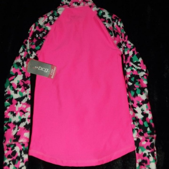 BCG pullover - NWT - Picture 3 of 4